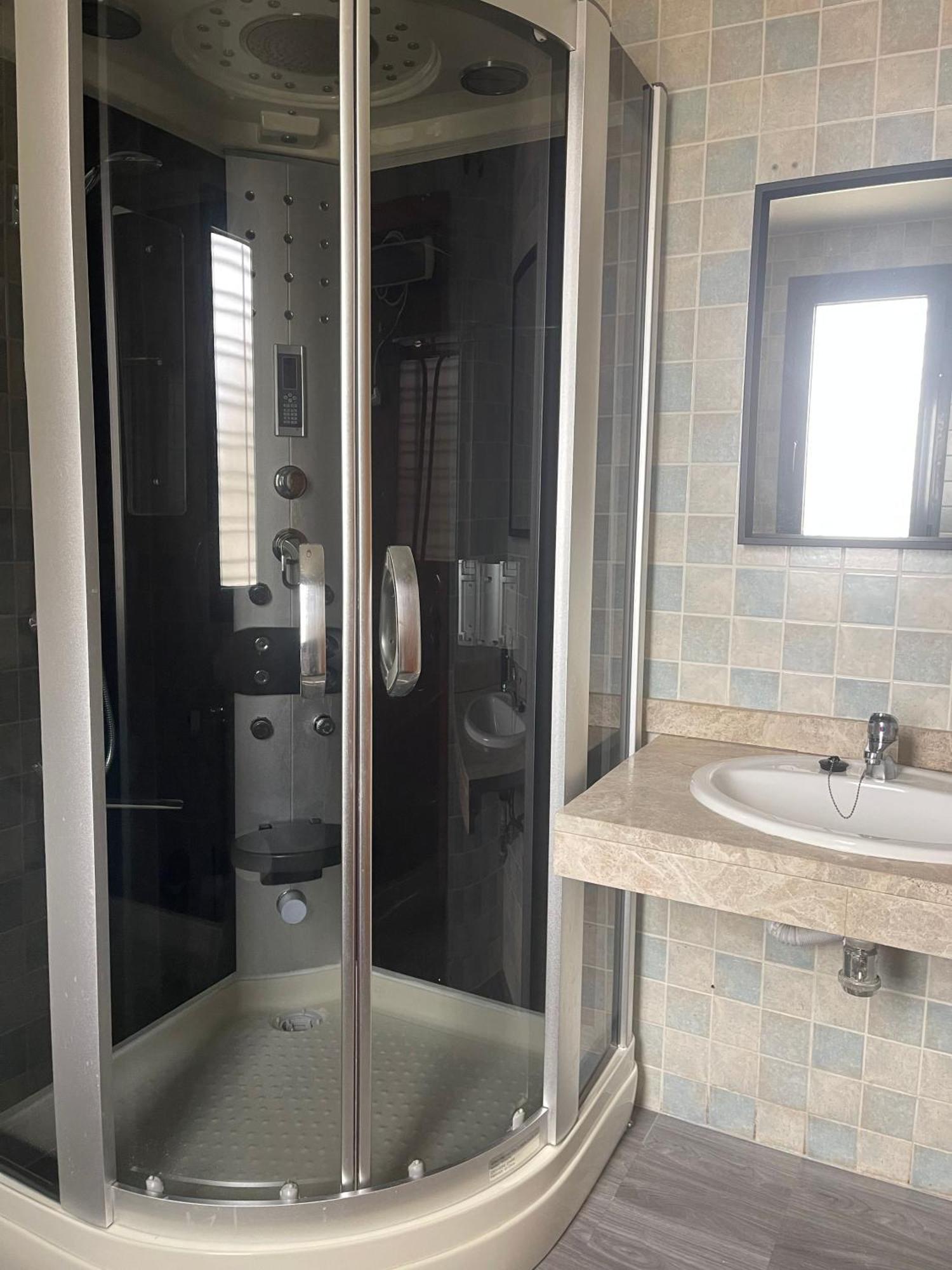 Stelarium-suite Con Bano Privado En Casa Compartida-uebica2 Alloggio in famiglia